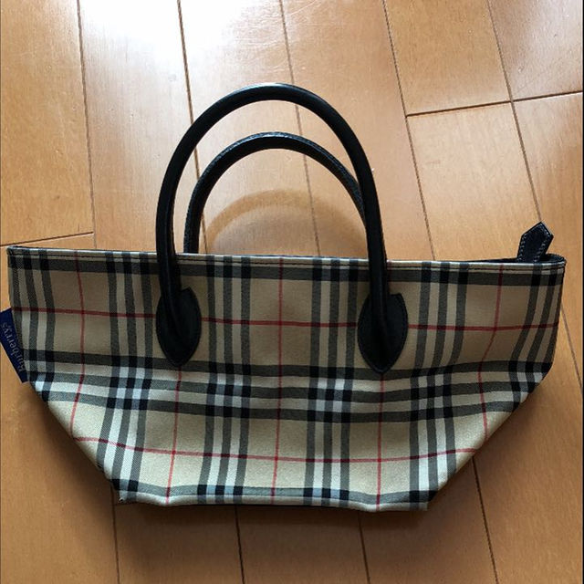 BURBERRY BLUE LABEL(バーバリーブルーレーベル)のBurberry Blue Label ミニハンドバッグ値下げしました！！ レディースのバッグ(ハンドバッグ)の商品写真