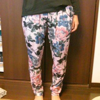 ピンク♥花柄サルエルパンツ(サルエルパンツ)