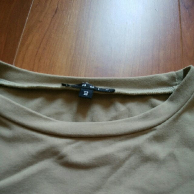 theory(セオリー)のセオリー　ストレッチ　Tシャツ　ベージュ　サイズ2 レディースのトップス(Tシャツ(半袖/袖なし))の商品写真
