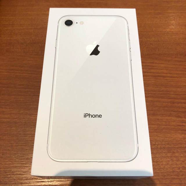 iPhone8 64G au silver SIMロック解除