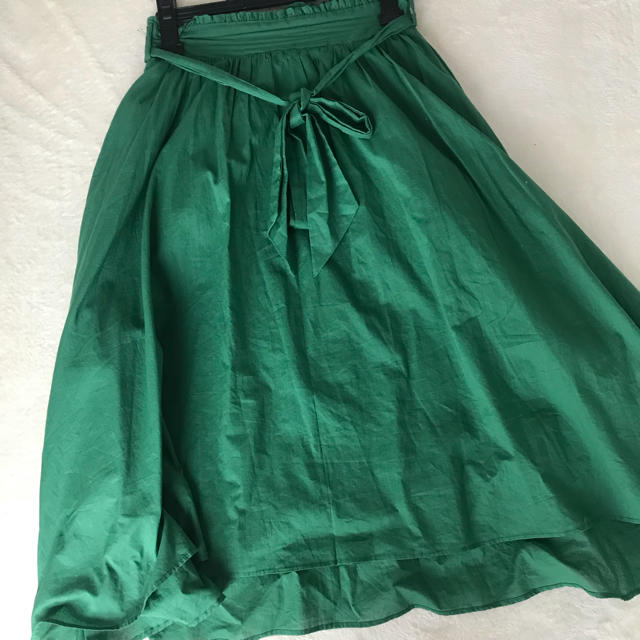 LOWRYS FARM(ローリーズファーム)のグリーン フレアスカート レディースのスカート(ひざ丈スカート)の商品写真