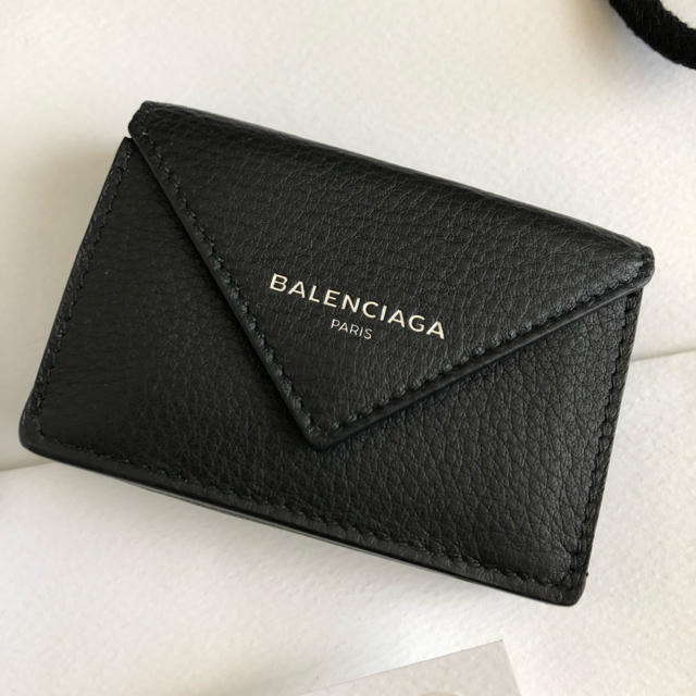 Balenciaga - 【週末限定値下げ】BALENCAGA ペーパーミニウォレット新品未使用の通販 by クロ's shop｜バレンシアガ