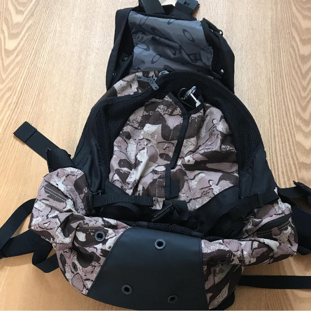 Oakley(オークリー)の※タニッチ様専用※オークリーリュック  32L 迷彩 メンズのバッグ(バッグパック/リュック)の商品写真