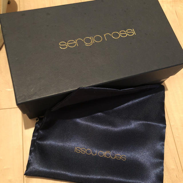 Sergio Rossi(セルジオロッシ)の箱付き‼️袋付き‼️セルジオロッシ❤️パステルイエローのベーシックパンプス レディースの靴/シューズ(ハイヒール/パンプス)の商品写真