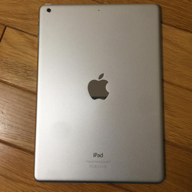 iPad - Apple iPad Air Wi-Fi 16GB シルバー ［MD788J/Bの通販 by Rin｜アイパッドならラクマ 格安再入荷