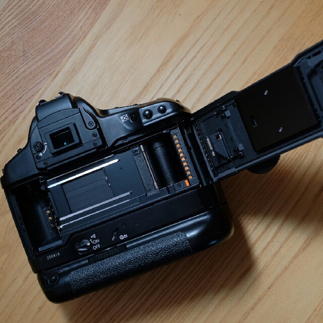 Canon(キヤノン)のCanon EOS-1V スマホ/家電/カメラのカメラ(フィルムカメラ)の商品写真