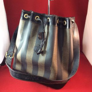 フェンディ(FENDI)のFENDI フェンディ ショルダーバッグ リバイバル(ショルダーバッグ)