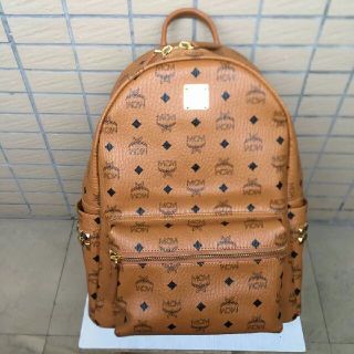 エムシーエム(MCM)の正規品 MCM リュック Mサイズ 美品(リュック/バックパック)