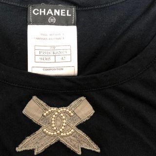 シャネル(CHANEL)の正規品  CHANEL  シャネル ココマークチャーム付き トップス(Tシャツ(半袖/袖なし))