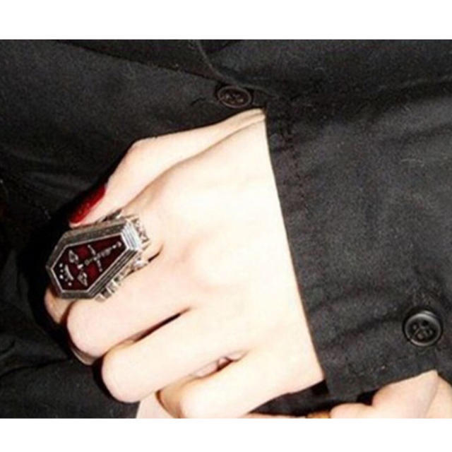 吸血鬼の棺リング レディースのアクセサリー(リング(指輪))の商品写真