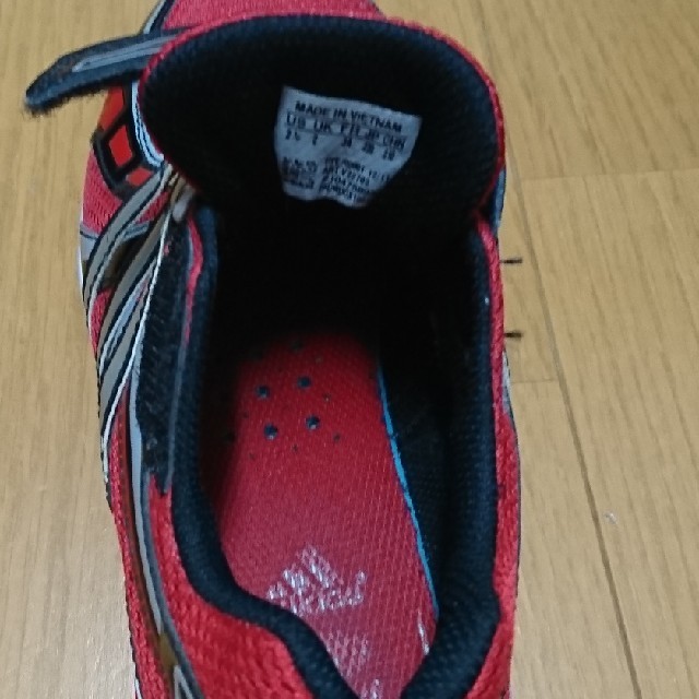 adidas(アディダス)のアディダス 22.0  キッズ/ベビー/マタニティのキッズ靴/シューズ(15cm~)(スニーカー)の商品写真