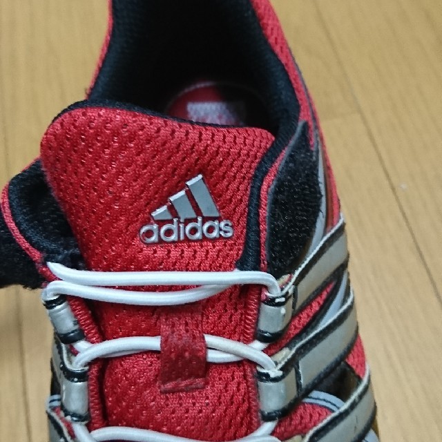 adidas(アディダス)のアディダス 22.0  キッズ/ベビー/マタニティのキッズ靴/シューズ(15cm~)(スニーカー)の商品写真