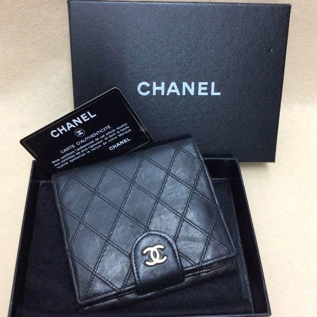 CHANEL(シャネル)のこれが最終値下げ！【CHANEL シャネル】二つ折り財布　ブラック レディースのファッション小物(財布)の商品写真