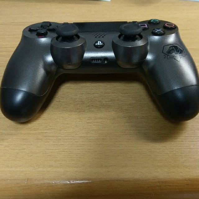 PlayStation4(プレイステーション4)のPS4 コントローラー ジャンク DUALSHOCK4 MGS エンタメ/ホビーのゲームソフト/ゲーム機本体(家庭用ゲーム機本体)の商品写真