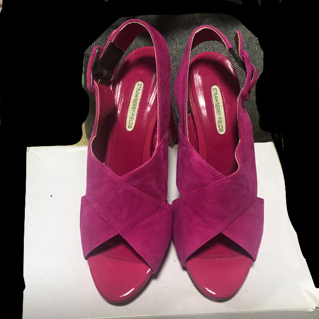 STRAWBERRY-FIELDS(ストロベリーフィールズ)のあっちゃん様☆サンダル ヒール  レディースの靴/シューズ(サンダル)の商品写真