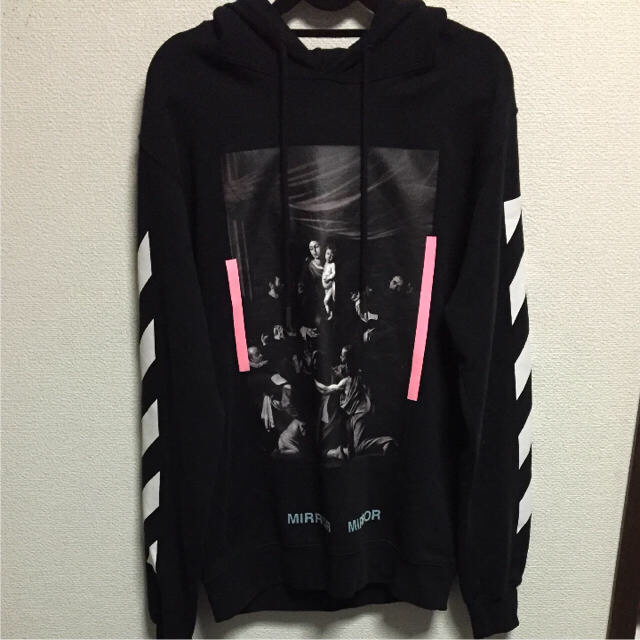 off-white パーカー　caravaggio