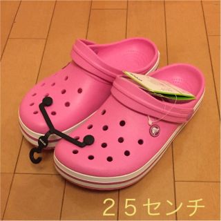 クロックス(crocs)の２５センチ 新品クロックス クロックバンド  ピンク(サンダル)