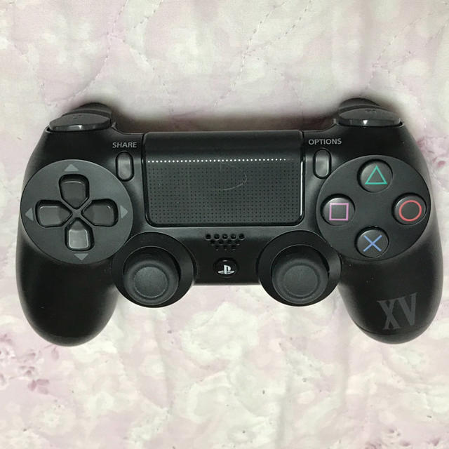 PlayStation4(プレイステーション4)のPS4 本体 エンタメ/ホビーのゲームソフト/ゲーム機本体(家庭用ゲーム機本体)の商品写真