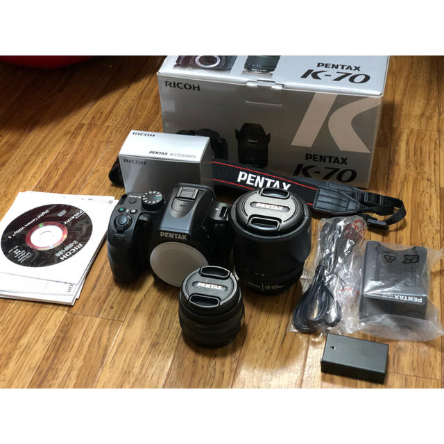 PENTAX(ペンタックス)の【美品】PENTAX K-70 レンズキット 単焦点レンズ付 デジタル一眼レフ スマホ/家電/カメラのカメラ(デジタル一眼)の商品写真