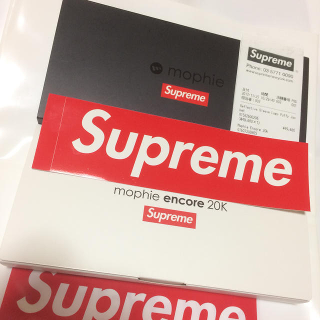 スマートフォン/携帯電話即配送！レシート原本付！supreme モバイルバッテリー