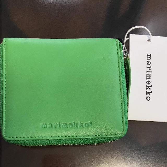 marimekko(マリメッコ)の【新品未使用】marimekko Sukulaiset/KUOPUS レザー財布 レディースのファッション小物(財布)の商品写真