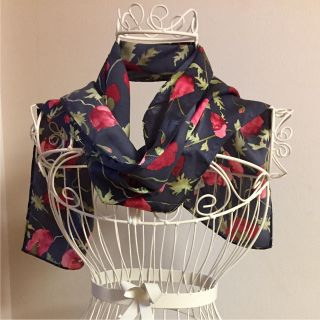 ローラアシュレイ(LAURA ASHLEY)のローラアシュレイシルクストール新品未使用美品(ストール/パシュミナ)