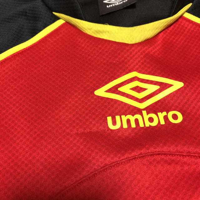 UMBRO(アンブロ)のumbro  Tシャツ スポーツ/アウトドアのサッカー/フットサル(ウェア)の商品写真