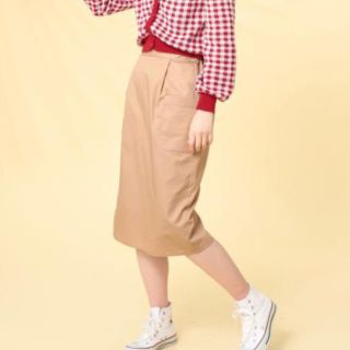 ナチュラルクチュール(natural couture)の新品 タグ付き！タイトスカート ベージュ(ひざ丈スカート)