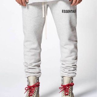 フィアオブゴッド(FEAR OF GOD)の新品 未使用 FOG Essentials Graphic Sweatpants(サルエルパンツ)