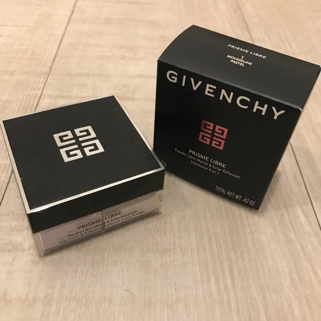 GIVENCHY(ジバンシィ)のGIVENCHY ジバンシー PRISME LIBRE #1 コスメ/美容のベースメイク/化粧品(フェイスパウダー)の商品写真