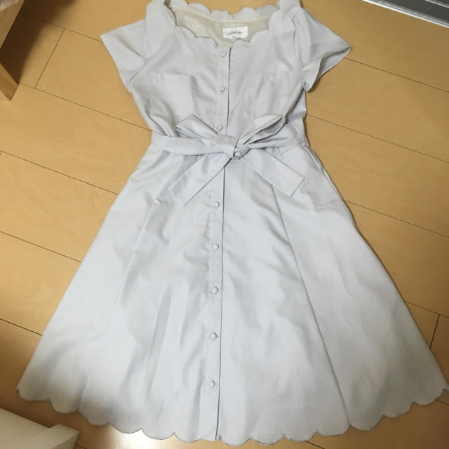 JILL by JILLSTUART(ジルバイジルスチュアート)のJILL BY JILLSTUARTスカラップワンピース レディースのワンピース(ひざ丈ワンピース)の商品写真