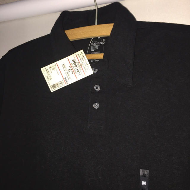 MUJI (無印良品)(ムジルシリョウヒン)の無印良品 落ちわた入り 衿付きシャツ 紳士 黒 半袖 M メンズのトップス(ポロシャツ)の商品写真