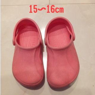 クロックス(crocs)のサンダル　クロックス　8.9（15~16cm）(サンダル)