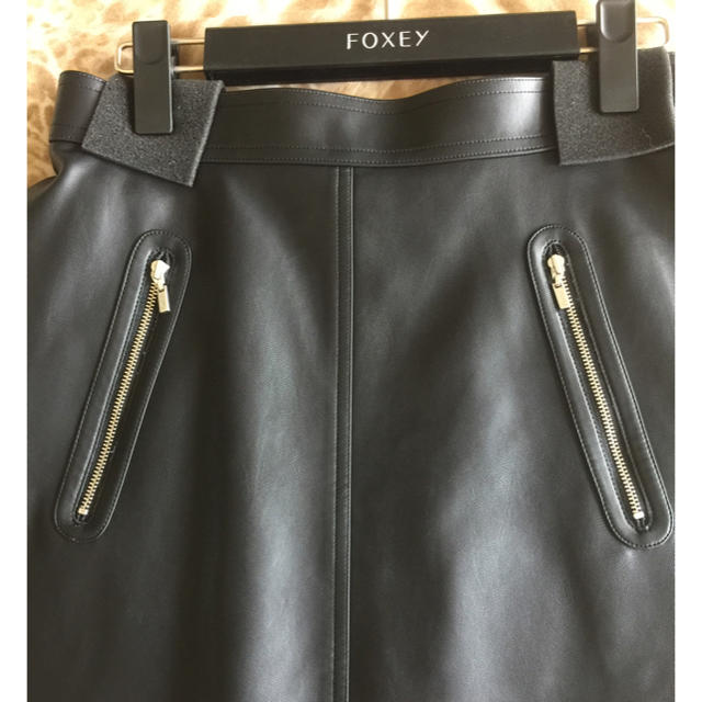 FOXEY フォクシー フェイクレザースカート ブラック - ミニスカート