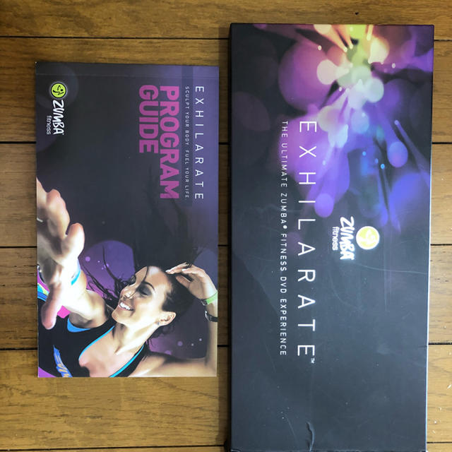 Zumba(ズンバ)の美品 値下げZumba Fitness ズンバDVD 7枚組 輸入R free エンタメ/ホビーのDVD/ブルーレイ(スポーツ/フィットネス)の商品写真