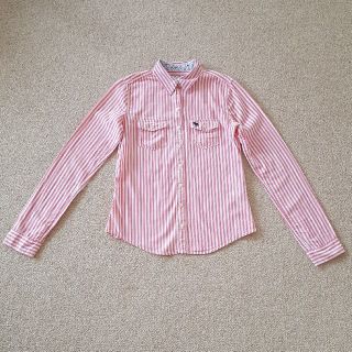 アバクロンビーアンドフィッチ(Abercrombie&Fitch)の【美品】 Abercrombie&Fitch アバクロ レディースシャツサイズS(シャツ/ブラウス(長袖/七分))