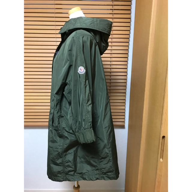 MONCLER(モンクレール)のモンクレール ASTROPHY VERY掲載 滝沢眞規子さん着用 完売 新品 レディースのジャケット/アウター(スプリングコート)の商品写真