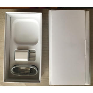 アップル(Apple)のiPhone 充電器  6s箱付き(バッテリー/充電器)