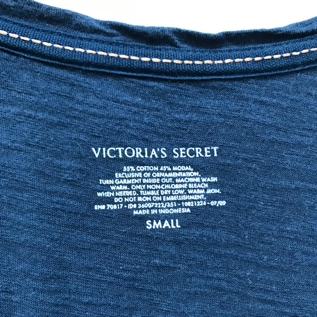 Victoria's Secret(ヴィクトリアズシークレット)のVICTORIA'S SECRET 定番Tシャツ S ネイビー レディースのトップス(Tシャツ(半袖/袖なし))の商品写真