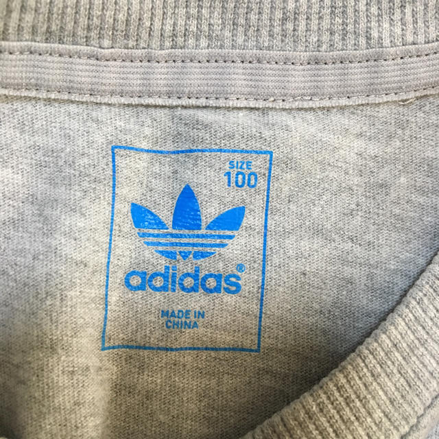 adidas(アディダス)の☆adidas☆キッズTシャツ☆サイズ100☆グレー☆ キッズ/ベビー/マタニティのキッズ服男の子用(90cm~)(Tシャツ/カットソー)の商品写真