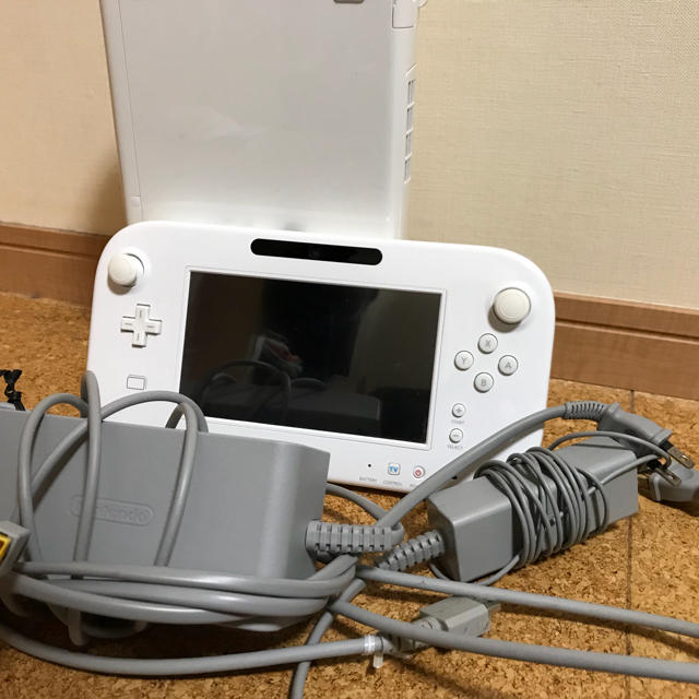 Wii U(ウィーユー)のwiiu本体➕大乱闘スマッシュブラザーズ エンタメ/ホビーのゲームソフト/ゲーム機本体(家庭用ゲーム機本体)の商品写真