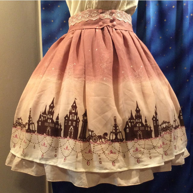 axes femme(アクシーズファム)の新品タグ付き グラデーションお城柄スカート レディースのスカート(ひざ丈スカート)の商品写真