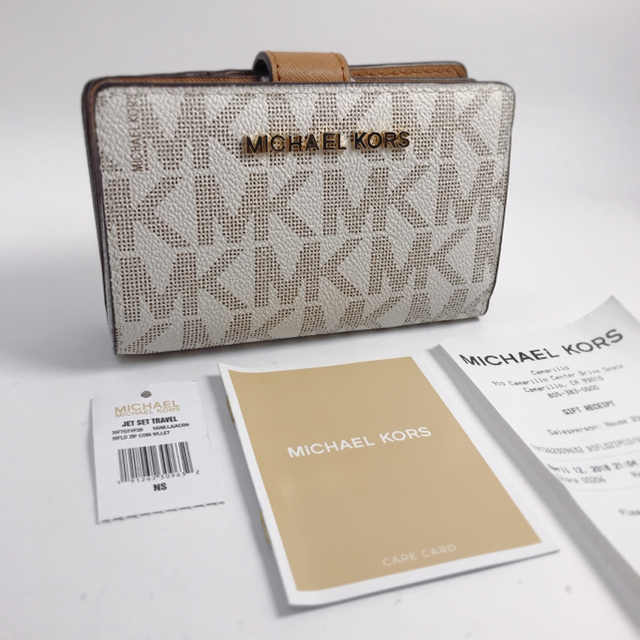 大人気！MICHAEL KORS　MK柄　折り財布　バニラ/MK22