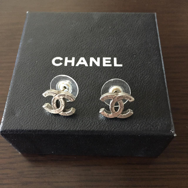 CHANELピアス