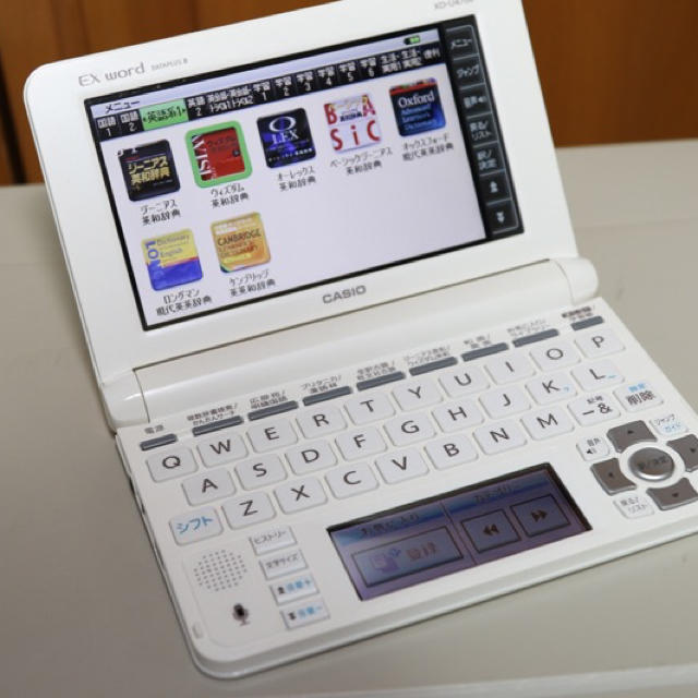 CASIO(カシオ)の禁煙環境 CASIO 電子辞書 XD-U4700 ホワイト スマホ/家電/カメラのPC/タブレット(電子ブックリーダー)の商品写真