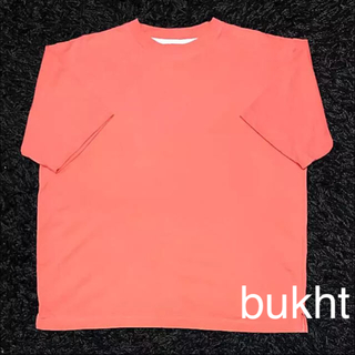 bukht(ブフト)Tシャツ(Tシャツ/カットソー(半袖/袖なし))