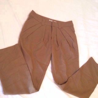 ユナイテッドアローズ(UNITED ARROWS)のアローズゆったりタックパンツ(サルエルパンツ)