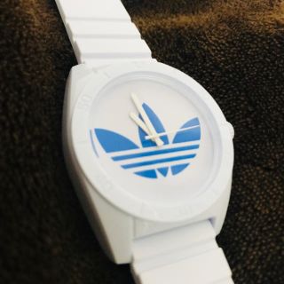 アディダス(adidas)の【未使用】アディダス サンティアゴ 腕時計 ADH2704 ホワイト×ブルー(腕時計(アナログ))