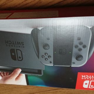 ニンテンドウ(任天堂)のニンテンドースイッチ グレー 中古(家庭用ゲーム機本体)