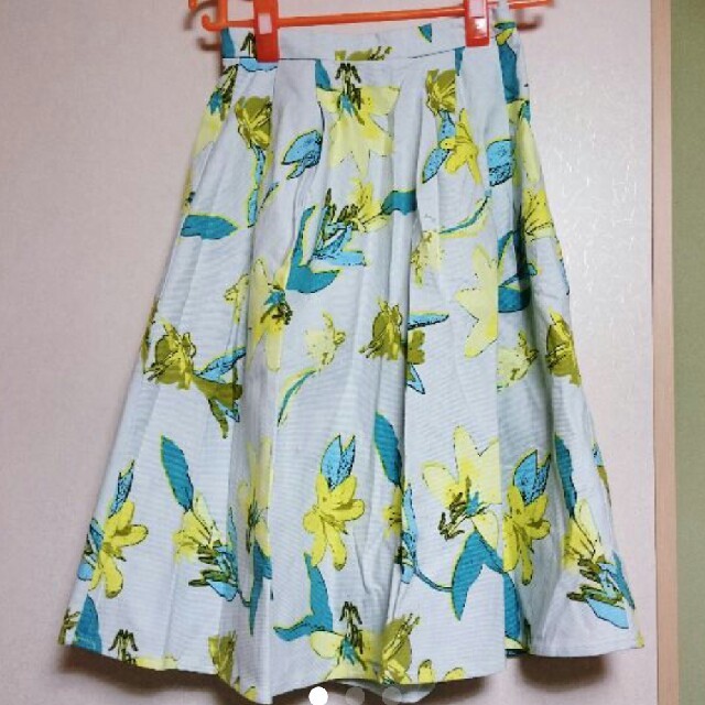 MURUA(ムルーア)の値下げ!MURUA EMODA rienda
DURAS 花柄フレアスカート レディースのスカート(ひざ丈スカート)の商品写真